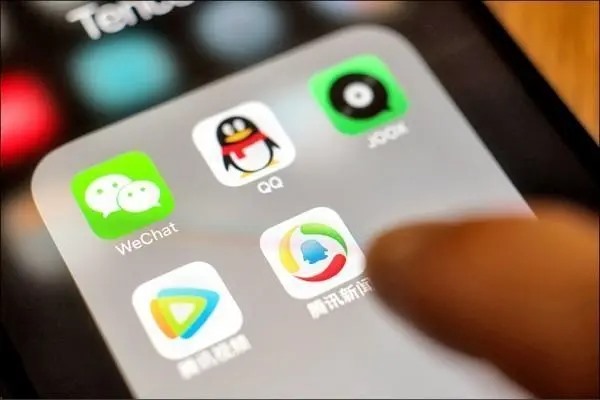 QQ如何批量将分组里的人移到另一个分组？